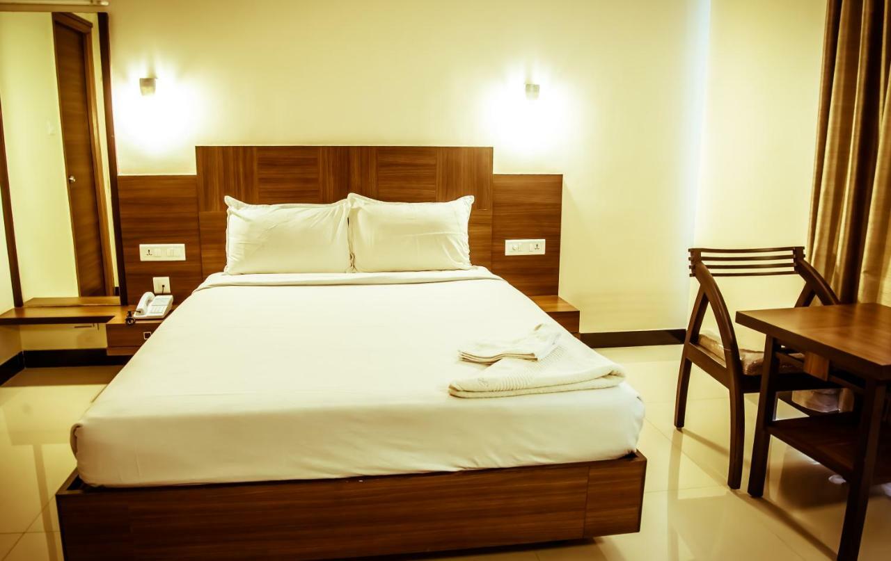 The Pioneer Hotel Visakhapatnam Exterior photo
